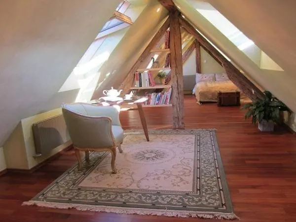 A Precious In * ليوبليانا