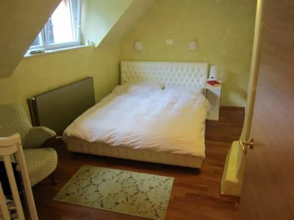 A Precious In شقة *